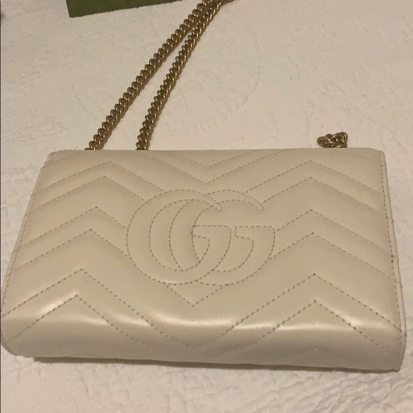 Gucci GG Marmont matelassé crossbody - Picture 13 of 14